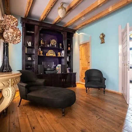Private Mansions *